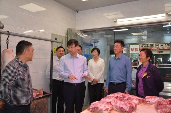 副市長許昆林赴西郊國際檢查節(jié)前保供穩(wěn)價工作(2)25.jpg 副市長許昆林赴西郊國際檢查節(jié)前保供穩(wěn)價工作(2)25.jpg